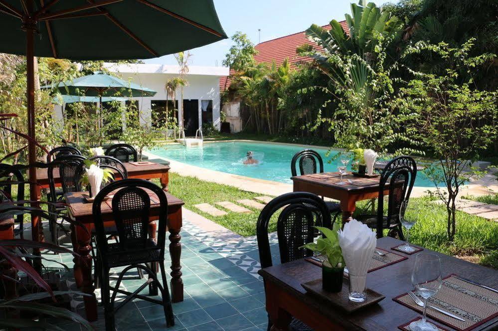 Antique Palm Hotel Siem Reap Buitenkant foto